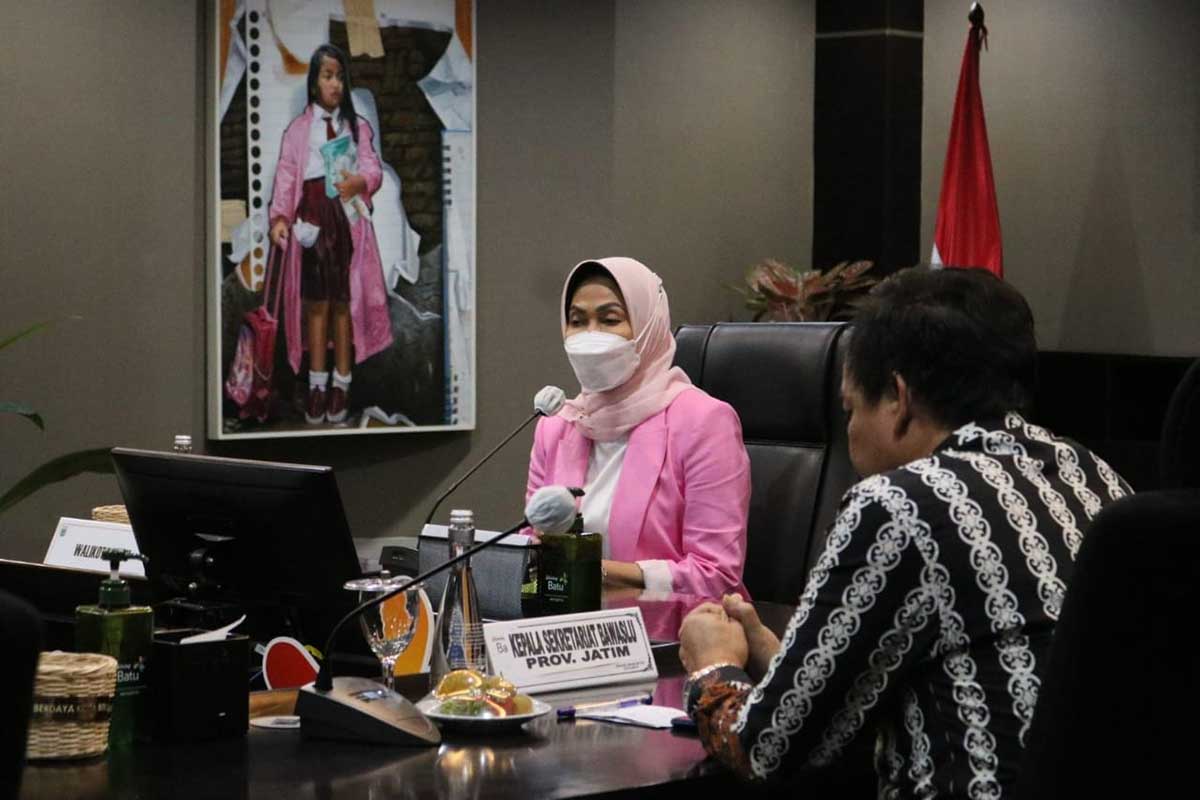Wali Kota Batu Dewanti Rumpoko memberikan sambutan. (ist) - Wali Kota Batu Tandatangani NPHD non Tahapan Pemilu
