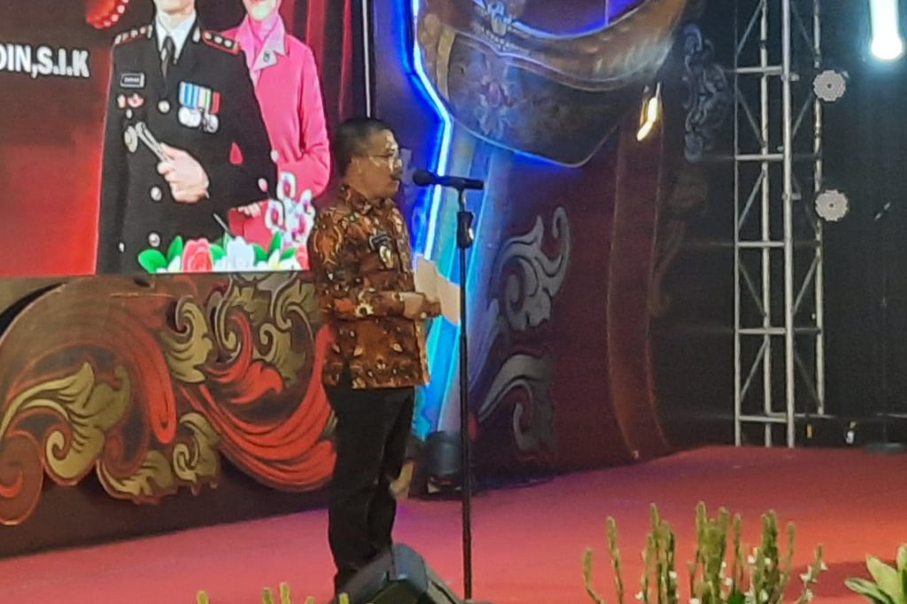 Wawali Batu Punjul Santoso memberikan sambutan. (dik) - Pisah Sambut Kapolres Batu, Pemkot Batu Berikan Kesan dan Harapan
