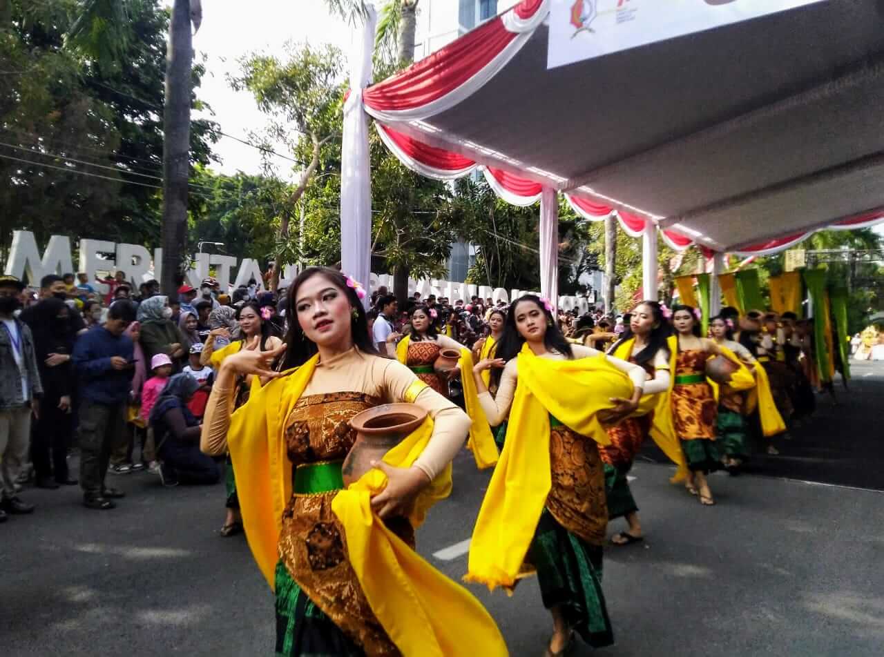 31 peserta pawai representasikan seni budaya bojonegoro