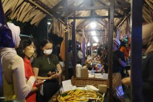 aneka kuliner di tong tong night market