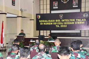 aparat intelijen jajaran korem 081 dsj terima sosialisasi bidang inteltek