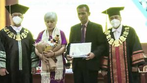 Ayah Brigadir J saat menghadiri wisuda Brigadir J. (ist) - Ayah Brigadir J Gantikan Hadir di Wisuda, Lulus dengan Predikat Sangat Memuaskan