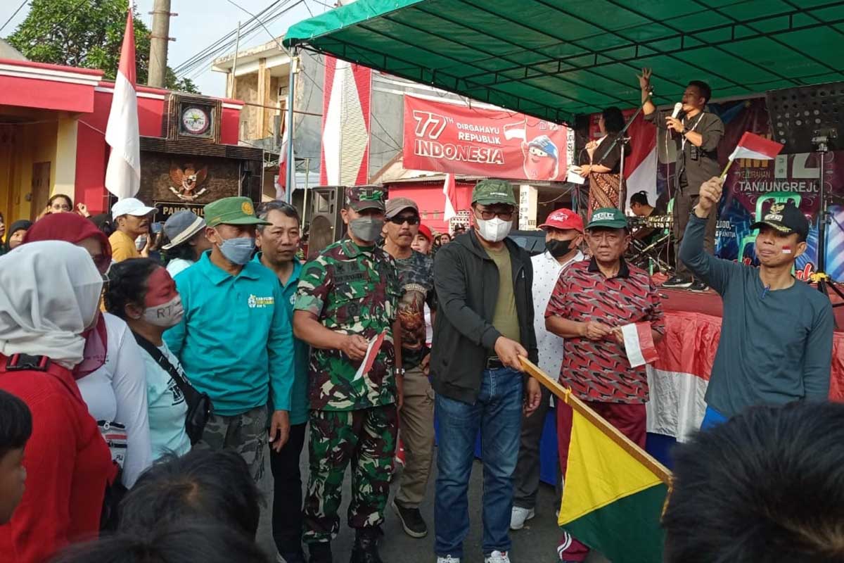 Babinsa Tanjungrejo terlibat dalam perayaan HUT ke-77 Kemerdekaan RI. (ist) - Babinsa Tanjungrejo Semangati Generasi Muda Meriahkan HUT ke-77 Kemerdekaan RI