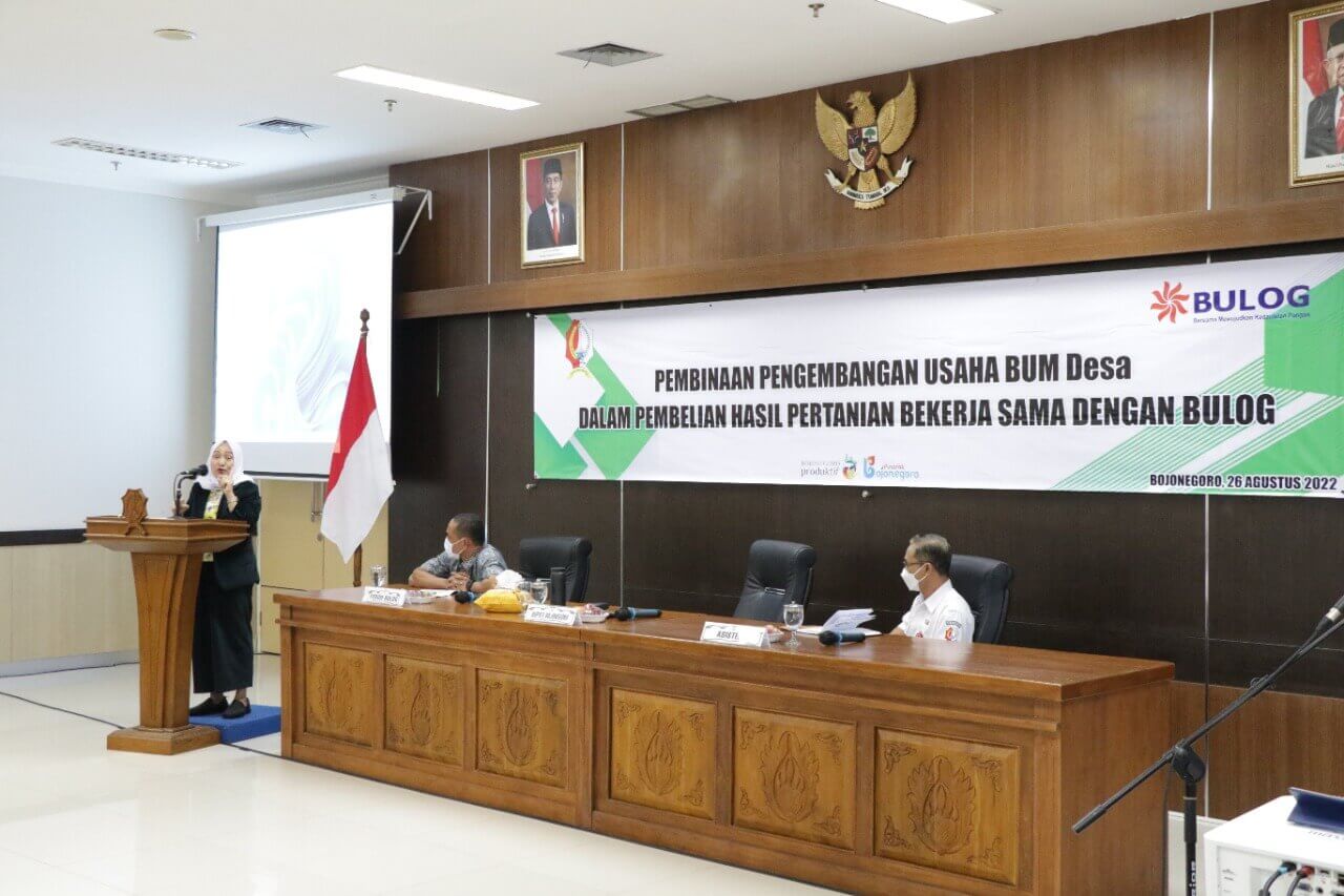 bupati anna di pembinaan pengembangan usaha bumdes