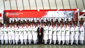 bupati bojonegoro kukuhkan 72 anggota paskibraka 2022 di pendopo malowopati
