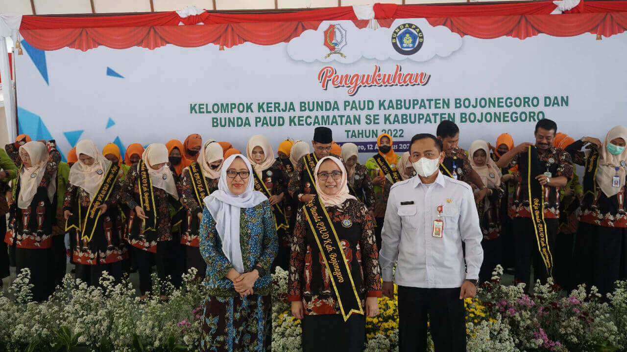 bupati bojonegoro kukuhkan bunda paud 1 1