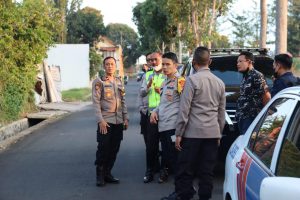kapolres batu wakapolres dan pju meninjau jalur ist.