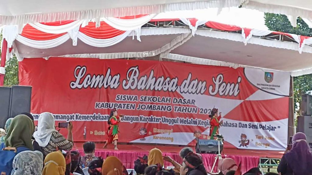 Peserta Tari Remong. (ful) - Lomba Bahasa dan Seni Diikuti SD se-Kabupaten Jombang