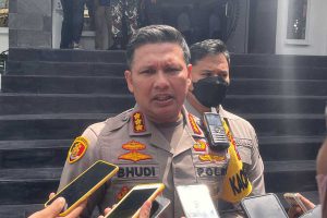 Polresta Malang Kota, Kombes Pol Budi Hermanto, saat menjawab pertanyaan awak media. (bim) - Kapolresta Malang Tak Ingin Bentrokan PSHT vs Warga Terulang