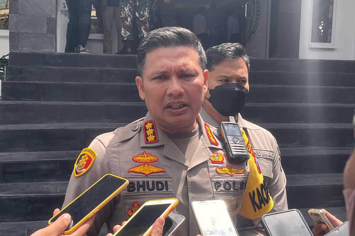Polresta Malang Kota, Kombes Pol Budi Hermanto, saat menjawab pertanyaan awak media. (bim) - Kapolresta Malang Tak Ingin Bentrokan PSHT vs Warga Terulang