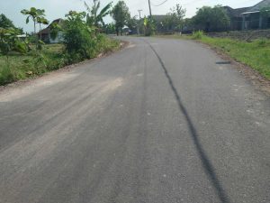 poros jalan desa kesongo1
