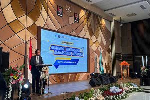 Rektor UB, Prof Widodo, saat memberikan sambutan dan membuka kegiatan AWMM. (bim) - UB Jadi Penyelenggara AWMM Pertama Kali, Diikuti 127 PT se-Indonesia