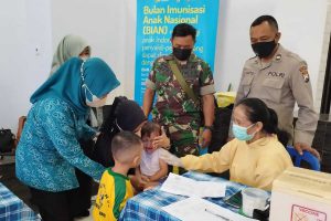Salah satu balita diimunisasi campak rubela. (ist) - 195 Balita Kotalama Diimunisasi Campak Rubela