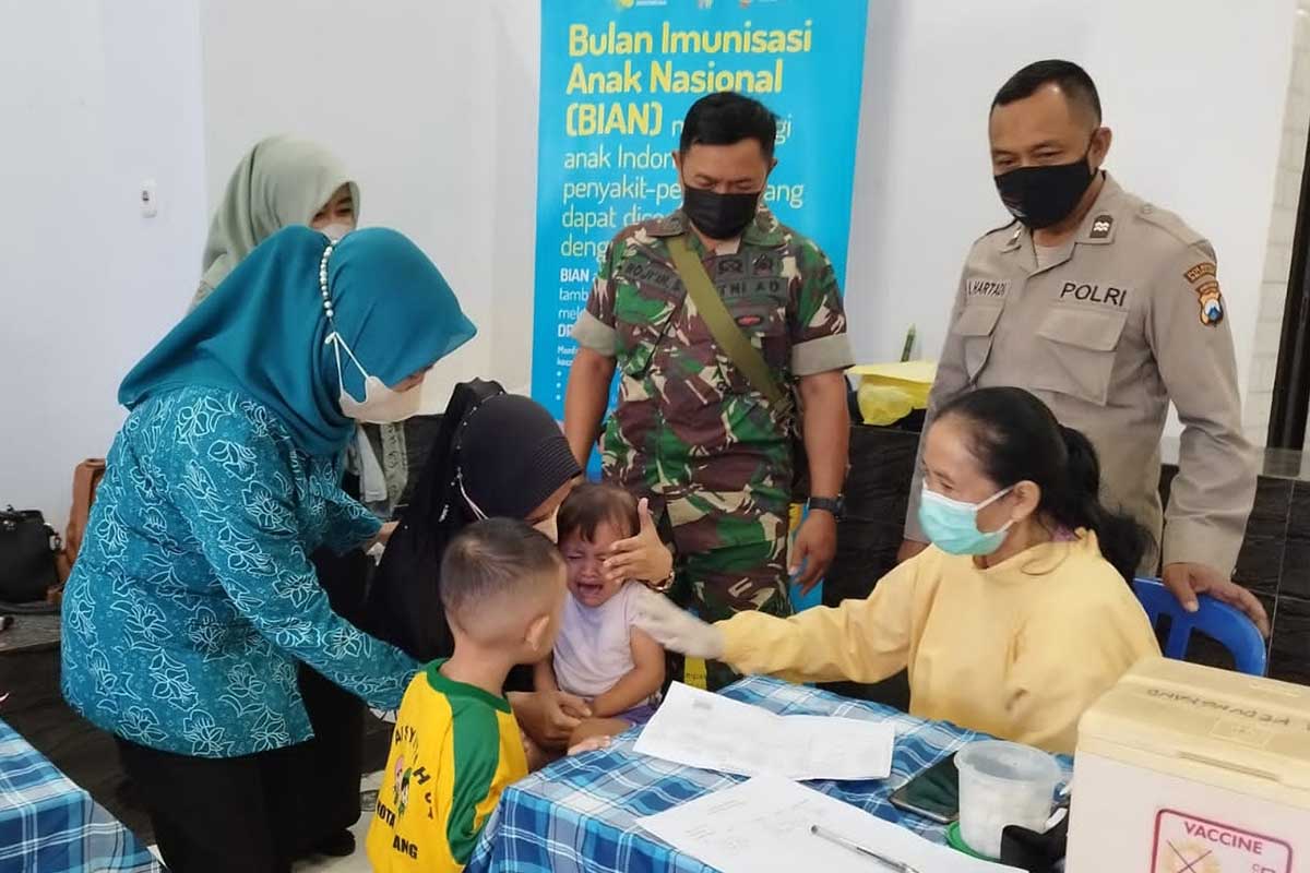 Salah satu balita diimunisasi campak rubela. (ist) - 195 Balita Kotalama Diimunisasi Campak Rubela