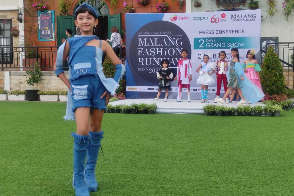 Salah satu penampilan model anak-anak, yang akan tampil di Malang Fashion Runway. (rhd) - Sepekan Lagi, Matos Suguhkan Malang Fashion Runway 2022