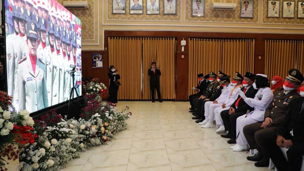 Seluruh jajaran Forkopimda Kota Malang, saat menyaksikan detik-detik Proklamasi di Istana Negara secara virtual. (ist) - Upacara HUT Ke-77 RI di Kota Malang, Wali Kota Sampaikan Esensi Dibalik Perayaan