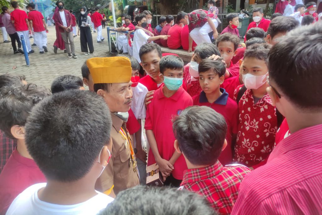 siswa mtsn 1 kota malang bertanya langsung pada pejuang