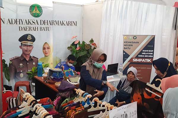 Stand IAD Kejari Batu. (dik) - Kejari Batu Luncurkan Pelayanan Hukum Gratis di Stand Expo Pariwisata