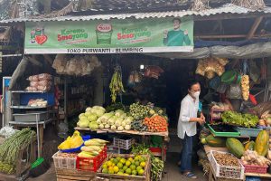 Tampak dari luar salah satu tempat pedagang di Pasar Blimbing. (bim) - Tak Masuk RKUA-PPAS, Dewan Soroti Terbengkalainya Tiga Pasar Tradisional Kota Malang