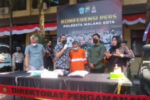 ungkap kasus penipuan membeli handphone. ws6
