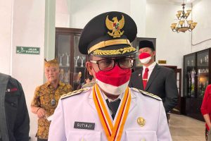 Wali Kota Malang, Drs H Sutiaji, saat menjawab pertanyaan awak media. (bim) - 30 Nama Peserta Seleksi Terbuka JPT Pratama Pemkot Malang Akan Dikirim ke KASN