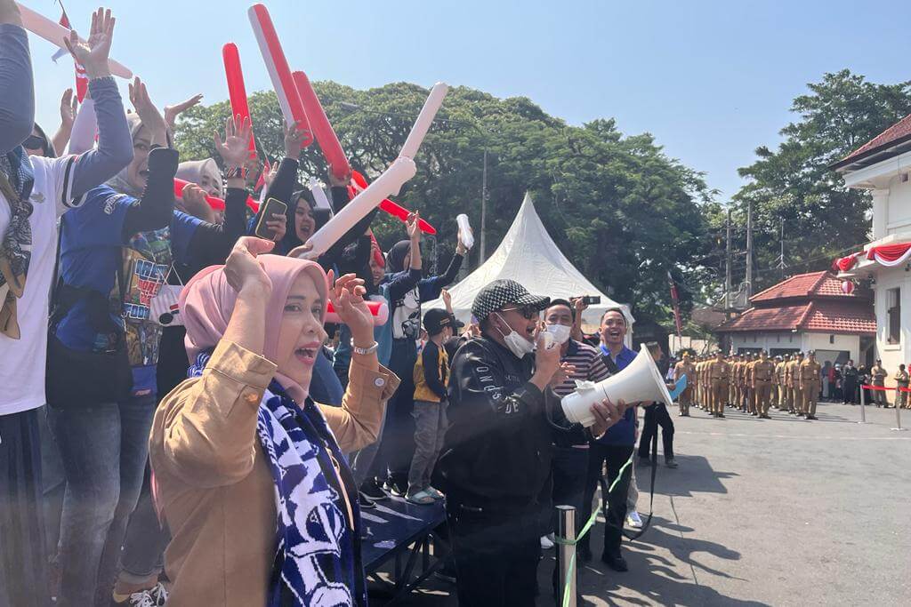 wali kota malang sutiaji memberikan suport tim sekretariat daerah yang mengikuti lomba pbb