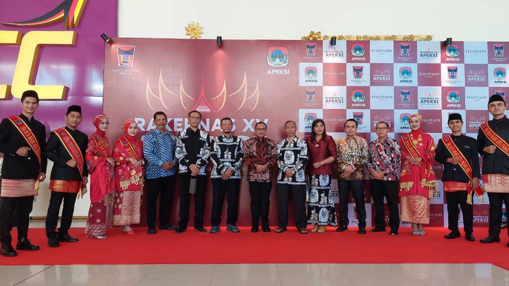 Wali Kota Malang bersama perwakilan Forkopimda Kota Malang. (ist) - Rakernas APEKSI XV, Sutiaji: Pentingnya Kolaborasi, Inovasi dan Isu Strategis Perkotaan