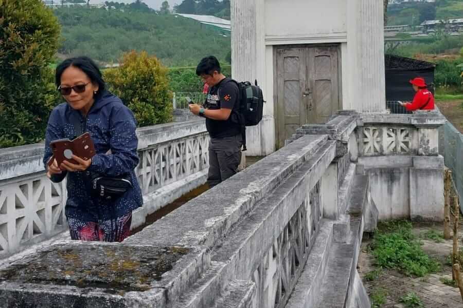 aktifitas blg di sebuah obyek wisata.