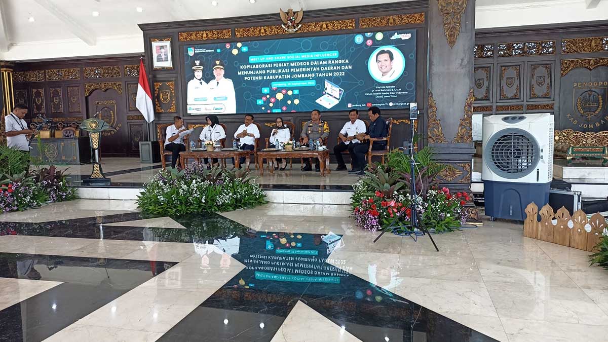 Bupati Jombang ketika sambutan. (ful) - Bupati Ajak Kopilaborasi Pegiat Medsos Menunjang Publikasi Potensi Kabupaten Jombang