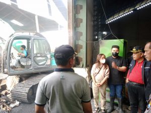 bupati malang sanusi tinjau lokasi bekas kebakaran pabrik kertas di wagir