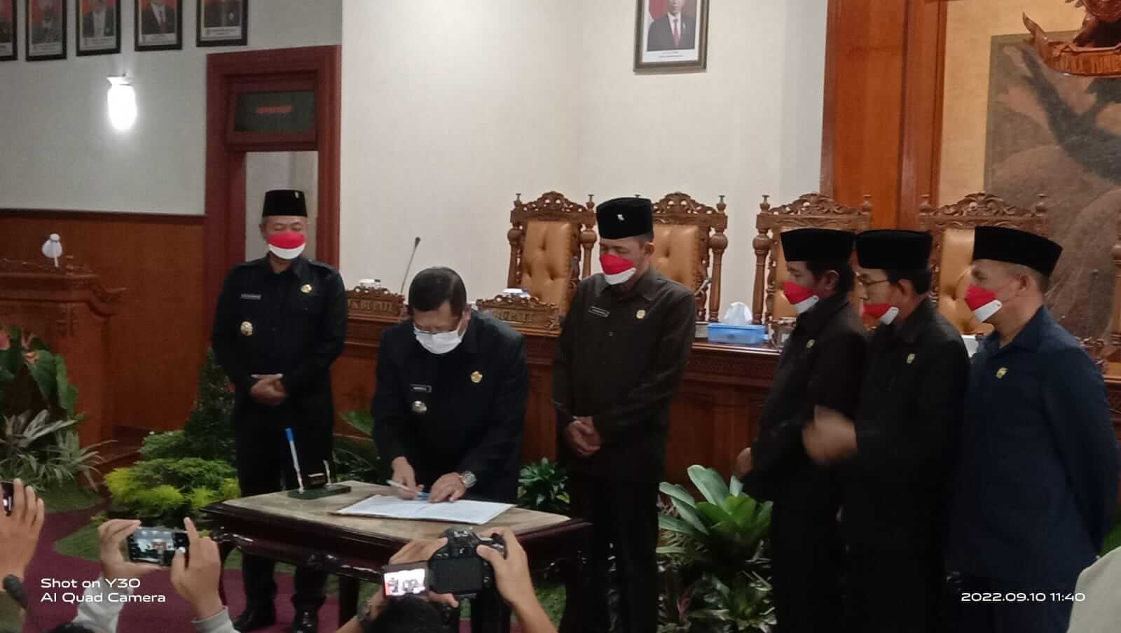 dprd rapat paripurna persetujuan penetapan perubahan apbd kabupaten tulungagung ta 2022 okk