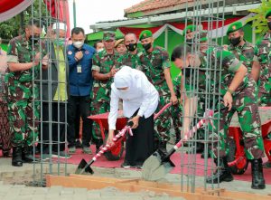 gubenur jatim di revitalisasi makam auliya ponpes sono di sidoarjo