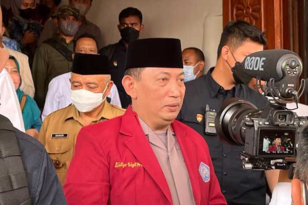 Kapolri, Listyo Sigit Prabowo, saat menjawab pertanyaan awak media. (bim) - Kapolri Sebut Kebijakan Peralihan Subsidi BBM Merupakan Pilihan Sulit