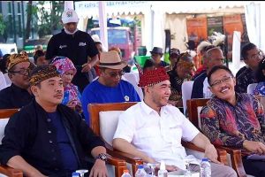 Ketua DPRD Batu bersama Sekjen KTNA. (ist) - Rembug Nasional KTNA Berakhir, Lahirkan 13 Pokok Hasil