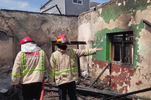 Kondisi rumah setelah api berhasil dijinakkan. (ist) - Tragis, Api Hanguskan Seisi Rumah, ODGJ Ikut Tewas