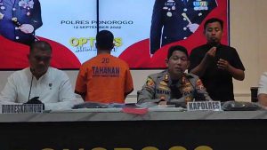 Konferensi pers Polres Ponorogo penganiayaan santri. (ist) - 2 Senior Jadi Tersangka Penganiayaan Santri Gontor Hingga Tewas - Dua Senior Jadi Tersangka Penganiayaan Santri Gontor Hingga Tewas