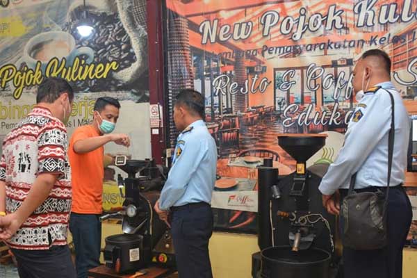 Kunjungan BPK ke Lapas Kelas I Malang. (ist) - BPK RI Kepincut Kopi Racikan Warga Binaan Lapas Kelas 1 Malang