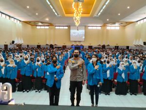 pkkmb di institut teknologi nasional itn malang menghadirkan pembicara kompol yanuar