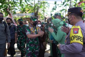 pangdam v brawijaya mendampingi kasad jenderal tni dr. dudung abdurachman kunjungannya ke kampung pancasila