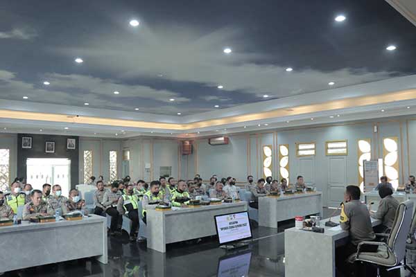 Rapat Kesiapan Operasi Zebra Semeru 2022 Polresta Malang Kota. (ws6) - Tekan Angka Laka Lantas, Polresta Malang Kota Bakal Gelar Operasi Zebra Semeru 2022