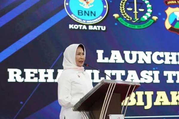 Wali Kota Batu Dewanti Rumpoko. (ist) - 'Bijak Kepriwa', Program Andalan BNN Batu Untuk Rehabilitasi Pengguna Narkoba