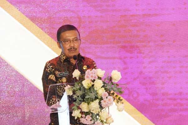 Wawali Batu Punjul Santoso saat memberikan sambutan. (ist) - Rakor Pengawasan dan Pengendalian PNS Soroti Integritas dan Moralitas ASN