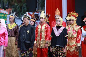 ASN Pemkot Batu mengenakan pakaian adat dalam Upacara Hari Sumpah Pemuda. (ist) - ASN Pemkot Batu Kenakan Baju Adat pada Upacara Hari Pemuda