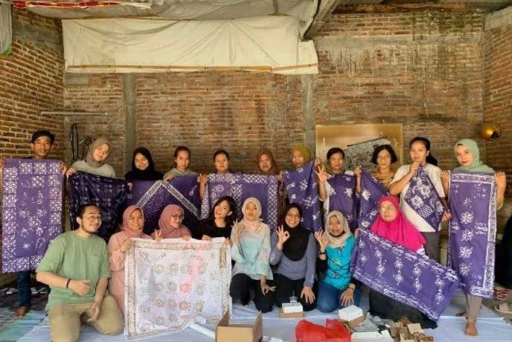 Beberapa produk batik hasil pelatihan di Bengkel Batik Malang. (ist) - Wadahi Minat Membatik, Bengkel Batik Malang Tawarkan Produk Hingga Jasa