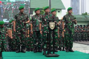 danrem 083 bdj mengikuti apel gelar pasukan kesiapsiagaan tni