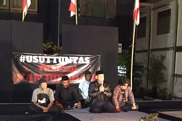 Doa Lintas Agama dan kepercayaan dipimpin oleh perwakilan dari para tokoh Agama. (ist) - Bakar 1000 Dupa, DKKB Doakan Korban Kanjuruhan dan Banjir Malang