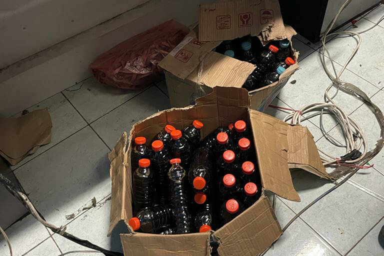 foto puluhan botol eco enzyme yang diduga miras ok