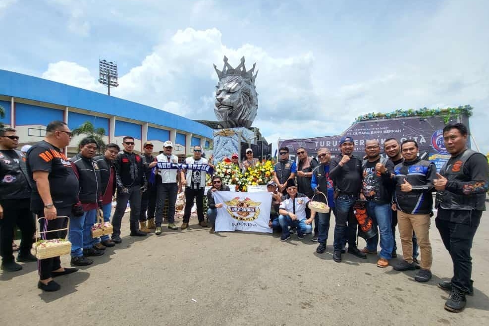 hdci malang dan fom doa bersama di patung singa