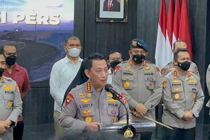 Kapolri, saat menyampaikan konferensi pers penetapan tersangka. (bim) - Kapolri Tetapkan Enam Tersangka Tragedi Kanjuruhan, Nonaktifkan Sejumlah Polisi