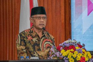 Ketua Umum PP Muhammadiyah, Prof Dr Haedar Nashir MSi. (rhd) - Haedar Nashir: Ekonomi Kebangsaan Tak Lepas dari Sejarah Berdirinya Pancasila